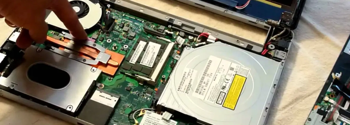 Laptop repair training in Qom (2)